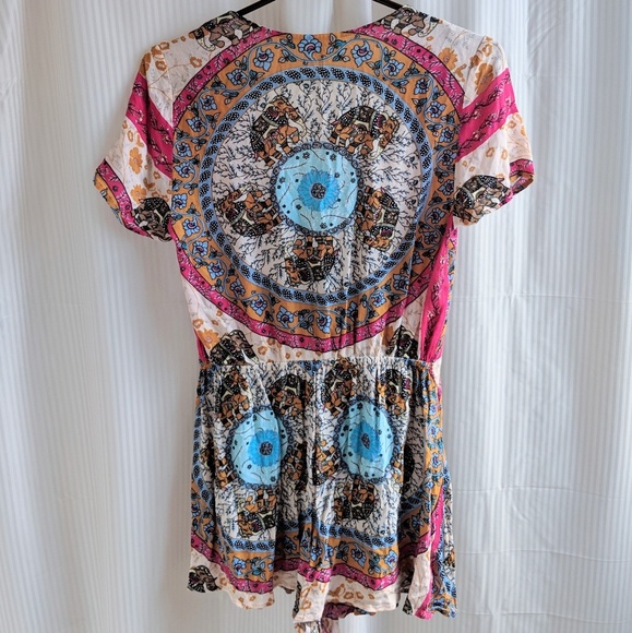 BOHO Some Days Lovin Elephant Print Romper UO - Picture 4 of 5